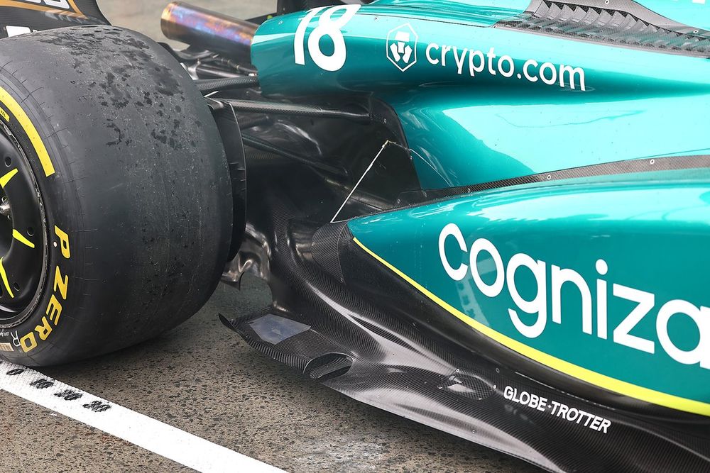 Aston Martin AMR23 floor