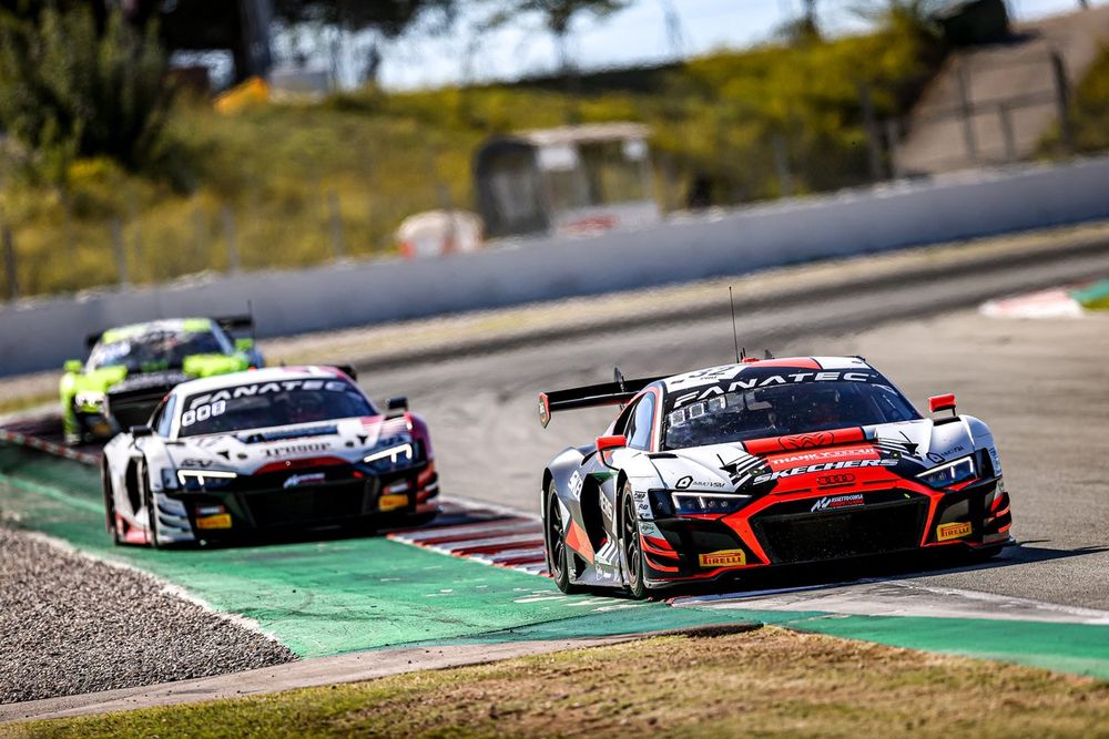 #32 Team WRT Audi R8 LMS evo II GT3: Ricardo Feller,  Dries Vanthoor, Charles Weerts