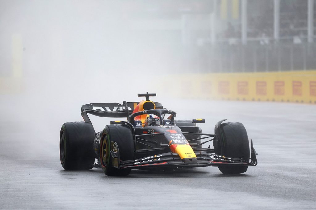 Stopping wet F1 races the only solution to visibility problems
