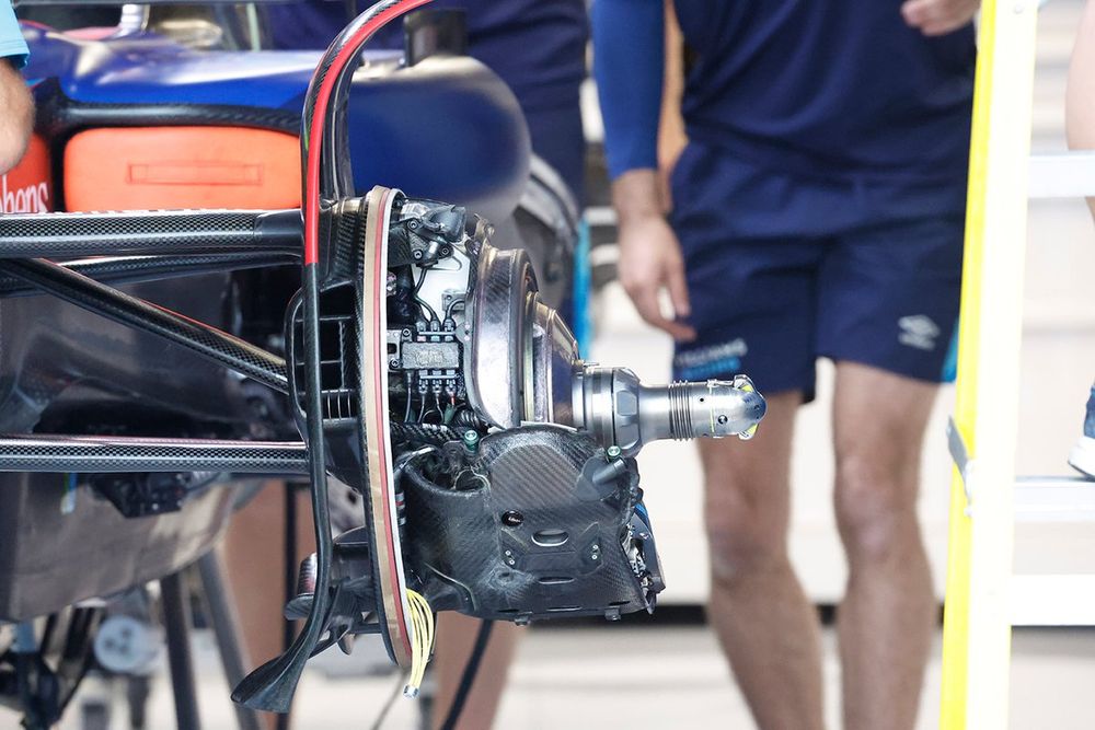 Williams FW45 brake drum detail