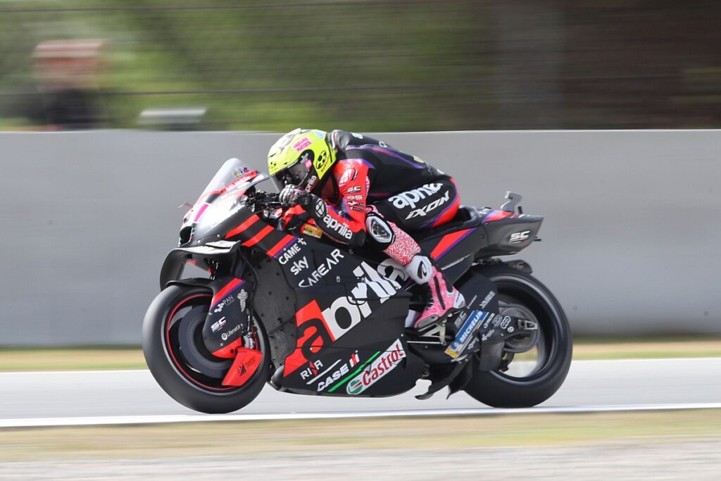 Espargaro tops Friday as Japanese manufacturers embarrassed