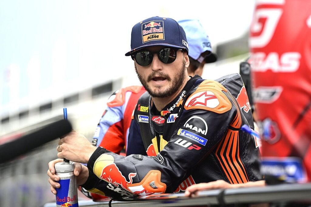 Miller rubbishes wild MotoGP rumours KTM will move him aside for Acosta Miller rubbishes wild MotoGP rumours KTM will move him aside for Acosta