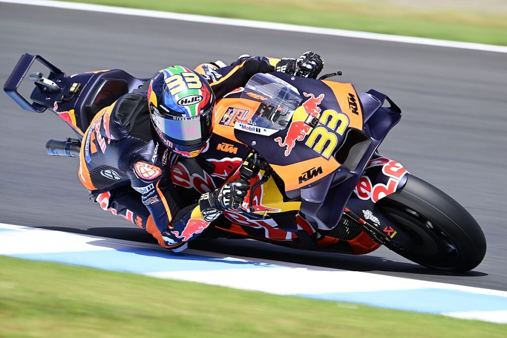 Binder tops FP2, Marquez and Quartararo crash
