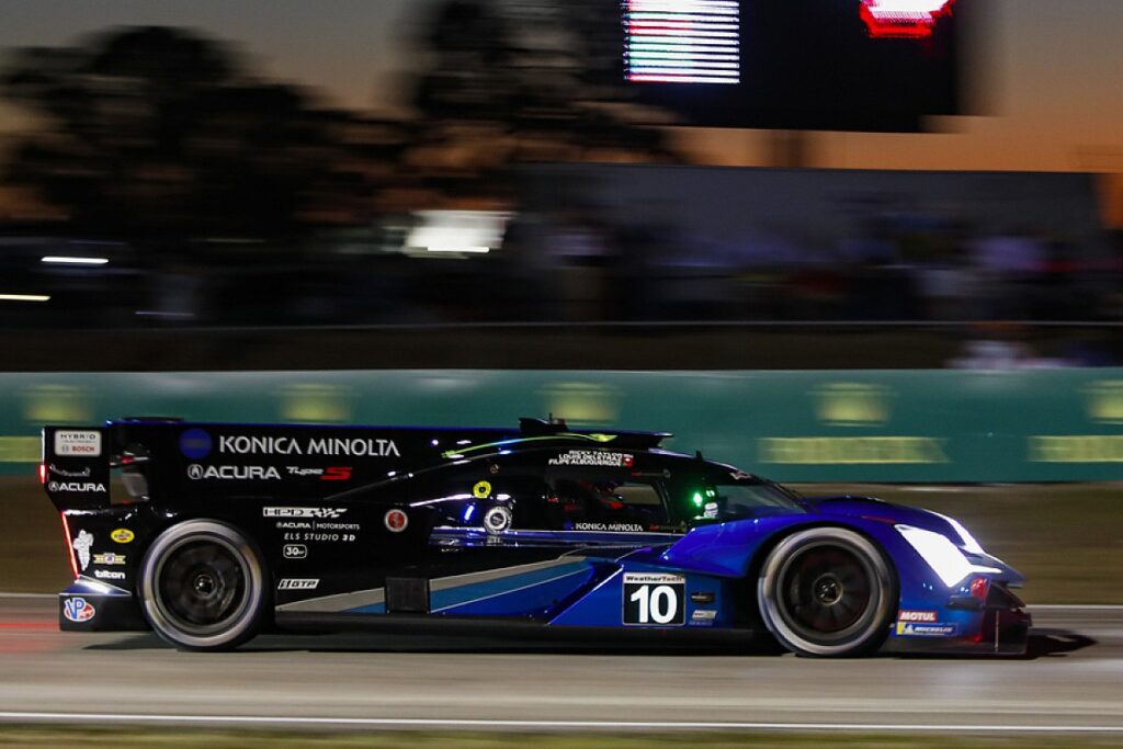 Albuquerque heads Acura 1-2 in night practice Albuquerque heads Acura 1-2 in night practice
