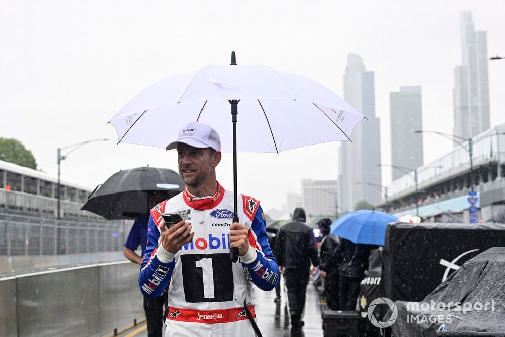 Button has set his sights on getting back to a full-time racing programme in 2024 in either WEC or IMSA