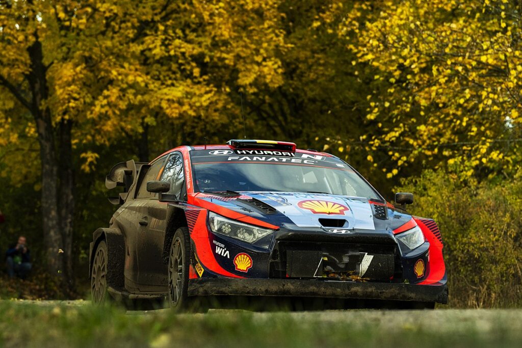 Evans crashes out, title swings towards Rovanpera