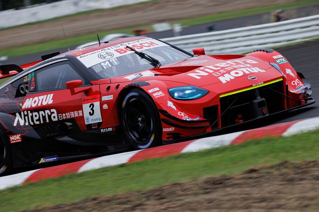 Nissan takes pole in boost to title chances