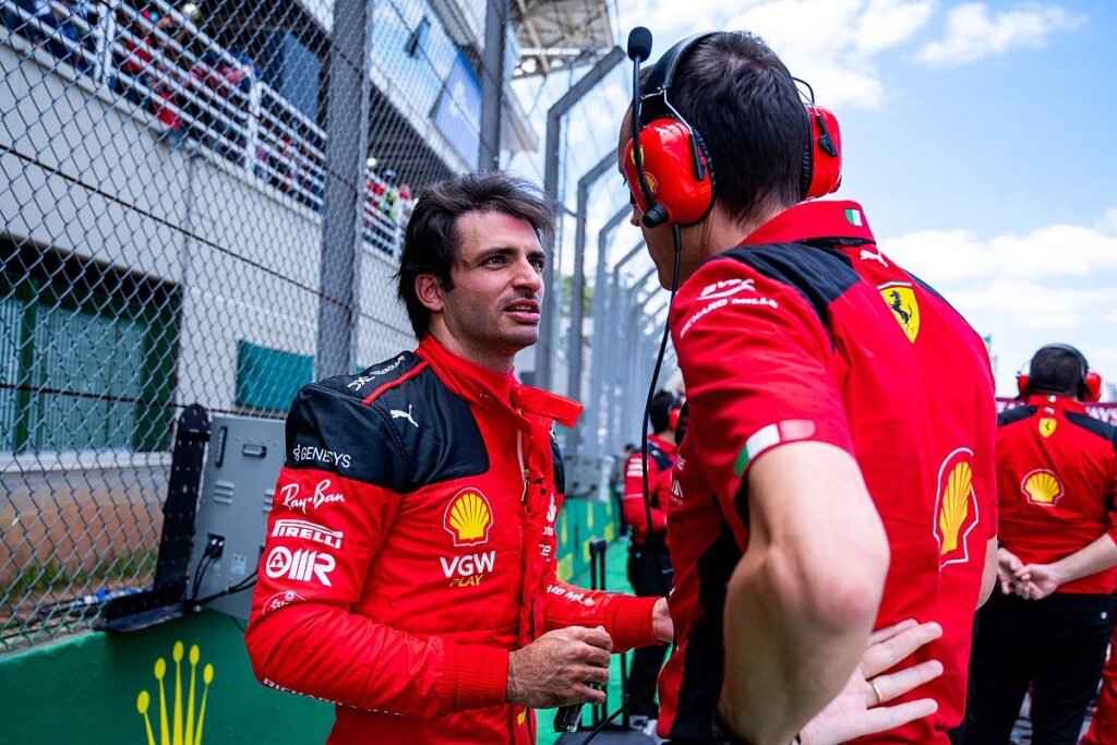 Sainz suspects Brazil F1 launch problems caused by one faulty clutch Sainz suspects Brazil F1 launch problems caused by one faulty clutch