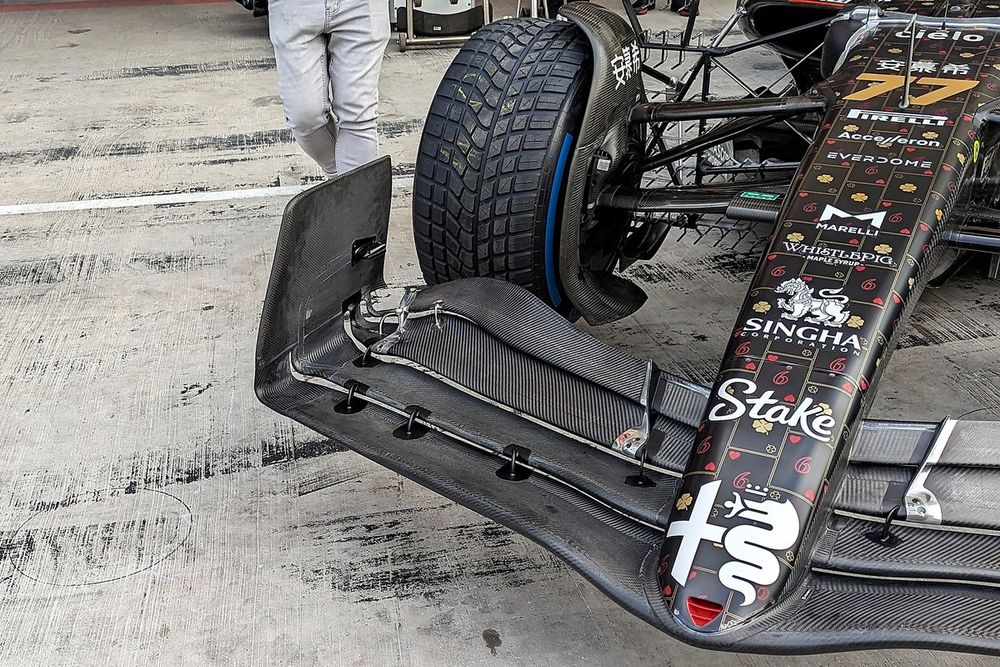 Alfa Romeo C43 front wing detail