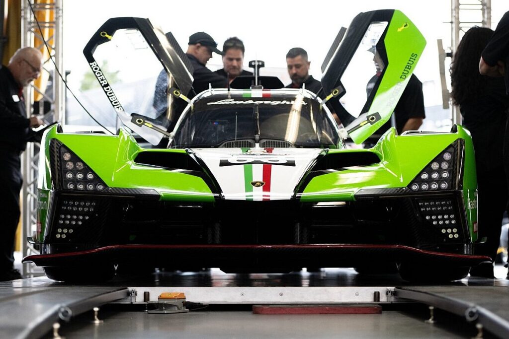 Lamborghini “satisfied” to log over 1,000km in first US test at Daytona