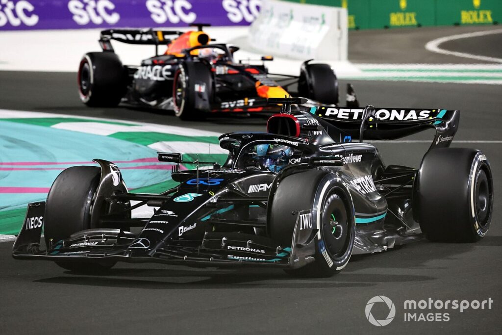 Red Bull surprised Mercedes stuck to F1 car concept that «clearly failed»