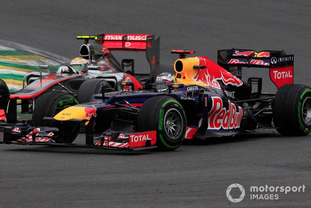 Sebastian Vettel, Red Bull RB8 Renault, battles with Lewis Hamilton, McLaren MP4-27 Mercedes