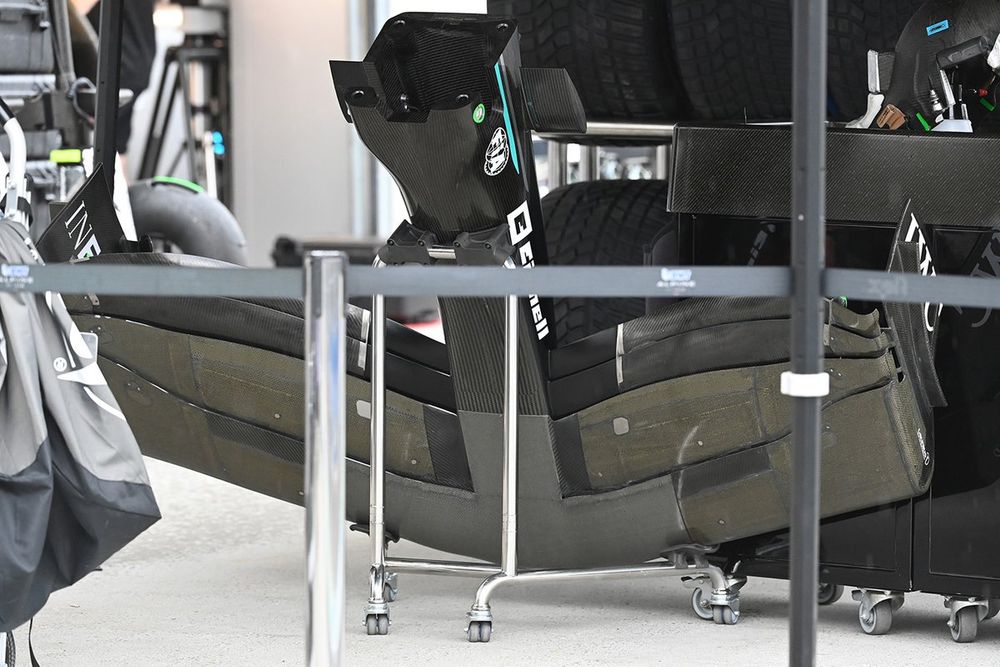 Mercedes W14 nose and front wing detail