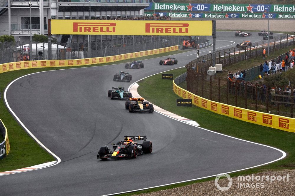 Max Verstappen, Red Bull Racing RB19, Lando Norris, McLaren MCL60, Fernando Alonso, Aston Martin AMR23