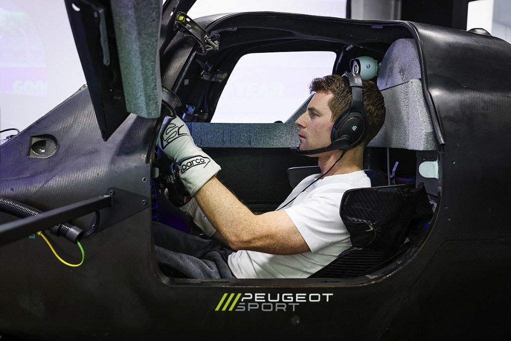Как пенсионер WEC показал себя на виртуальном 9X8 от Peugeot