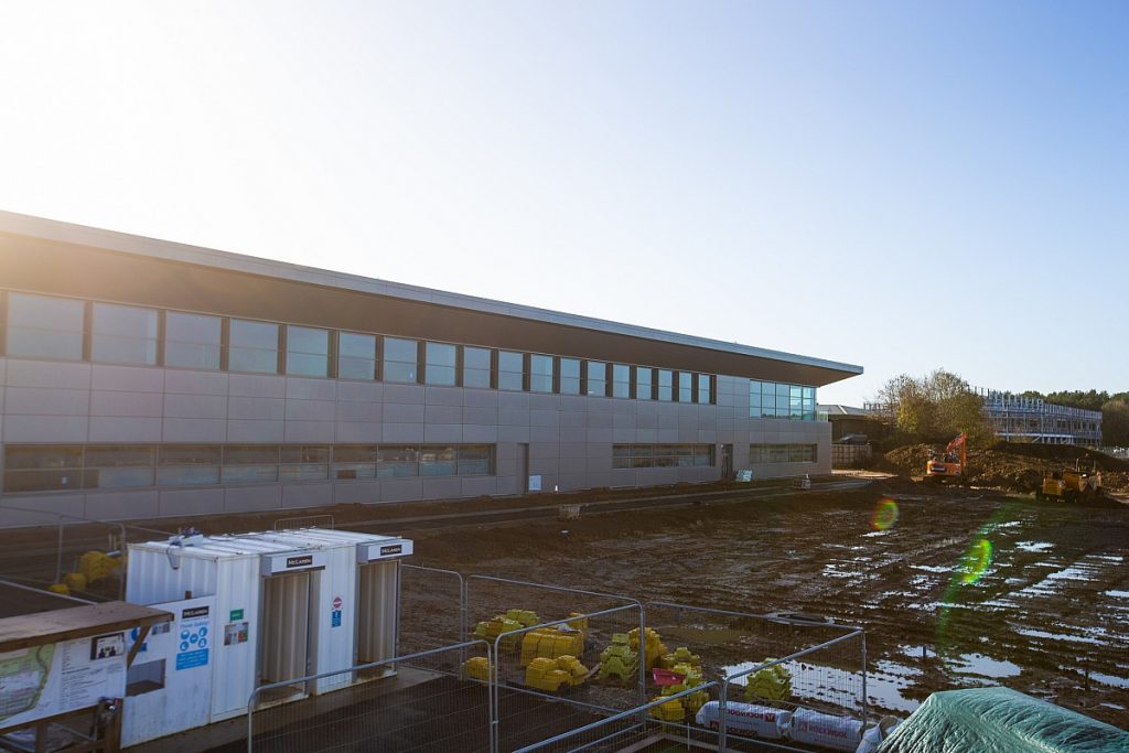 Aston Martin working out of «Portakabins» ahead of F1 factory move