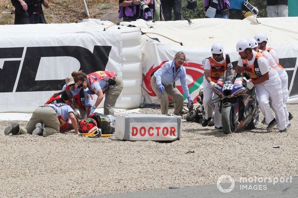 Fabio Quartararo, Yamaha Factory Racing, Miguel Oliveira, RNF MotoGP Racing crash