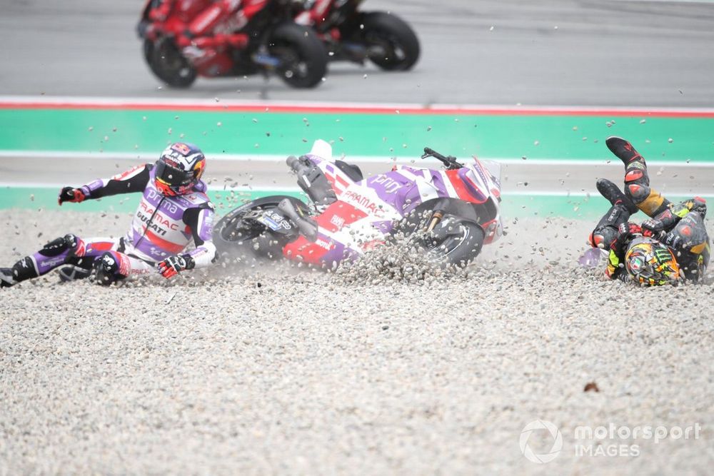 Johann Zarco, Pramac Racing, Marco Bezzecchi, VR46 Racing Team crash