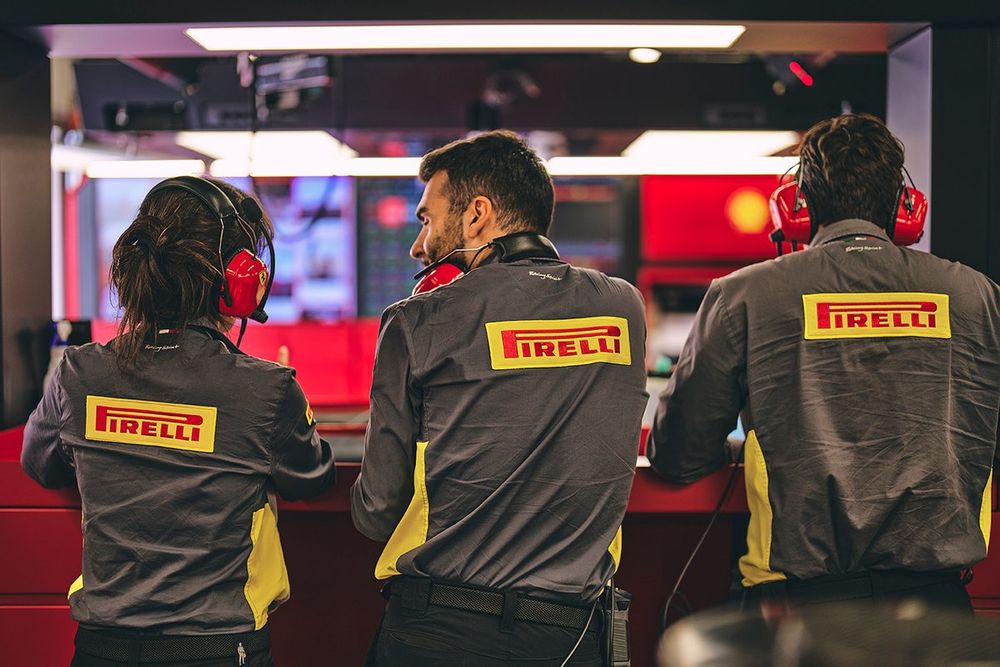 Pirelli crew
