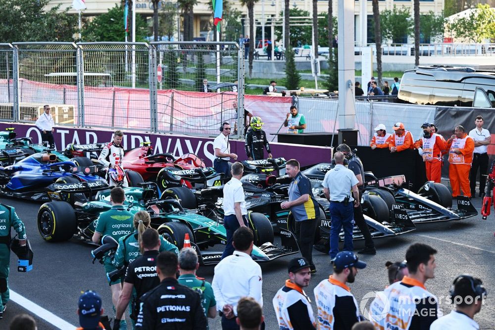 Nico Hulkenberg, Haas F1 Team, Lewis Hamilton, Mercedes-AMG, arrive in Parc Ferme after the Sprint race