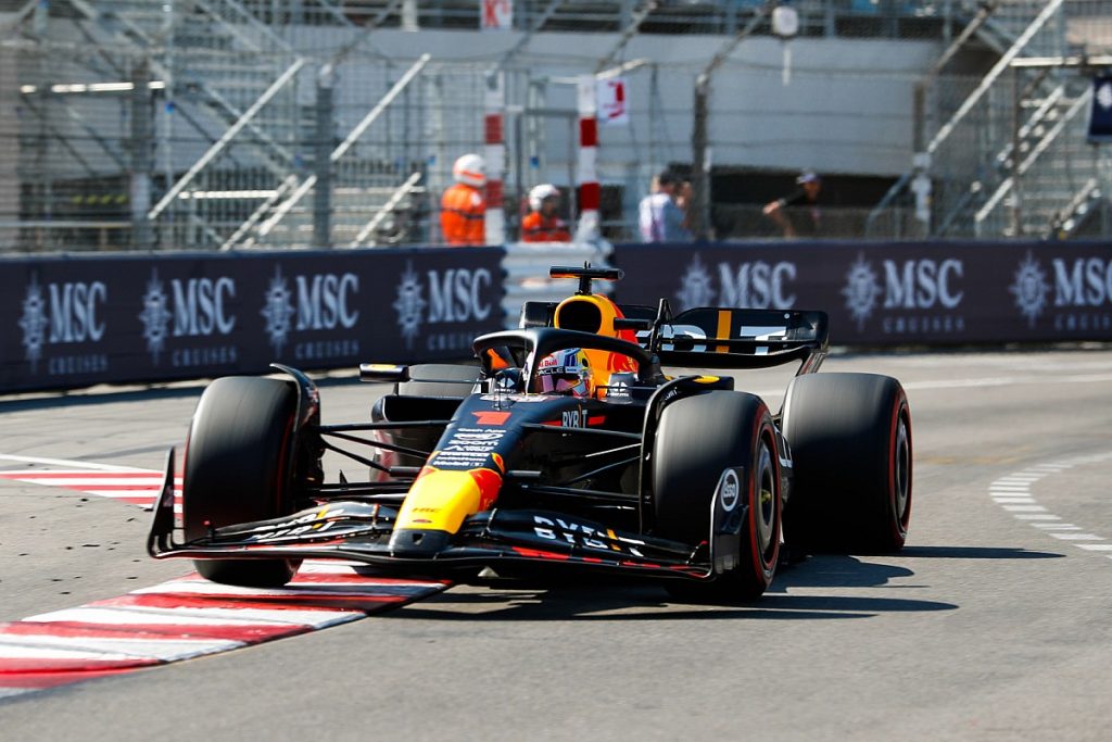 Verstappen edges Alonso to thrilling pole after Perez crash