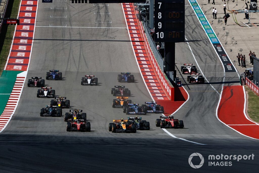 Sainz pulled “Monaco Loews” move on Hamilton at F1 US GP start Sainz pulled “Monaco Loews” move on Hamilton at F1 US GP start