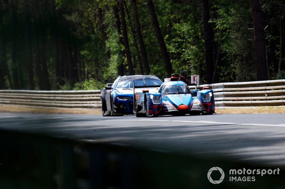 #65 Panis Racing Oreca 07 - Gibson of Manuel Maldonado, Tijmen Van Der Helm, Job Van Uitert, #24 Hendrick Motorsports Chevrolet Camaro ZL1 of Jimmie Johnson, Mike Rockenfeller, Jenson Button