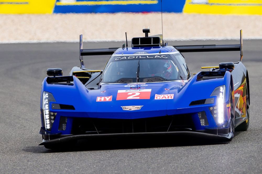 #2 Cadillac Racing Cadillac V-Series.R - Hybrid: Earl Bamber, Alex Lynn, Richard Westbrook