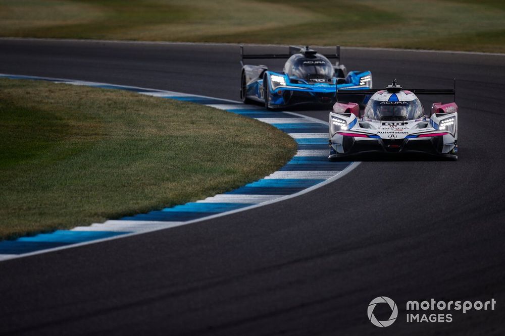 #60 Meyer Shank Racing W/Curb-Agajanian, Acura ARX-06, GTP: Colin Braun, Tom Blomqvist