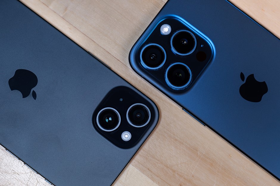 iPhone 15 Pro vs iPhone 15: Tested and Compared: Digital Photography Review