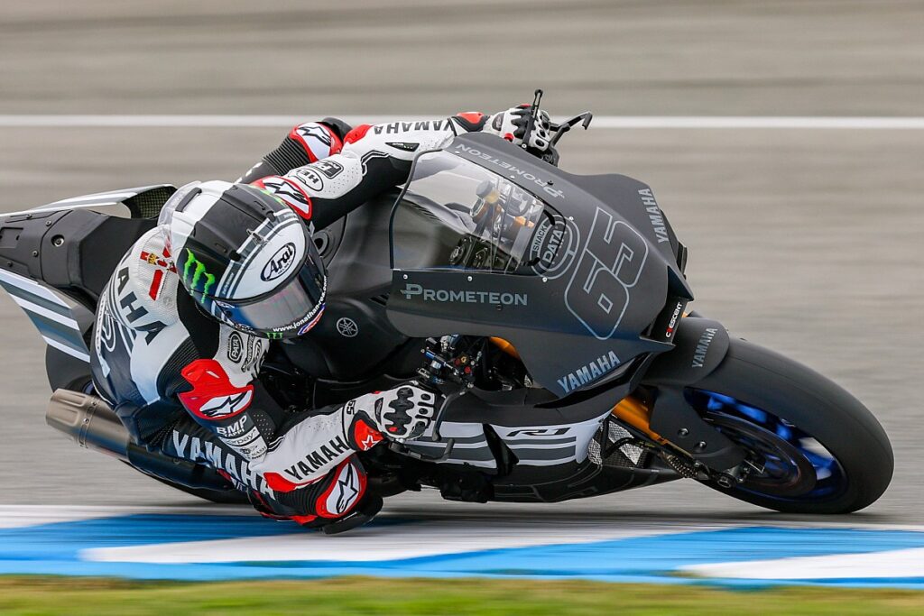 Jonathan Rea makes Yamaha testing debut