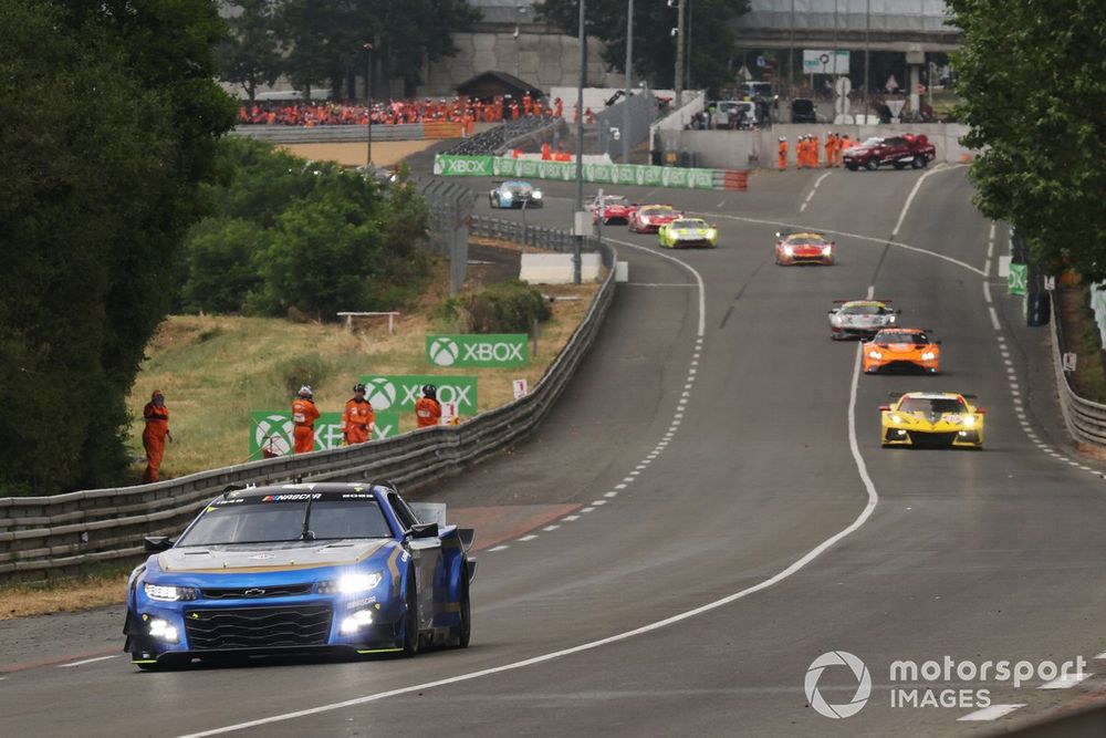 #24 Hendrick Motorsports Chevrolet Camaro ZL1 of Jimmie Johnson, Mike Rockenfeller, Jenson Button