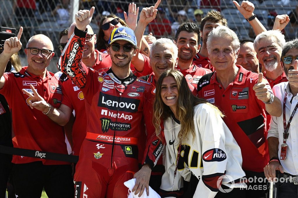 Bagnaia dominates sprint as Quartararo crashes