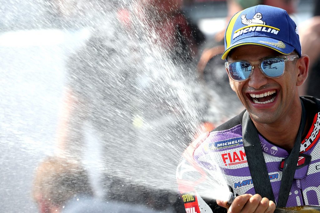 Martin dominates sprint from Bagnaia