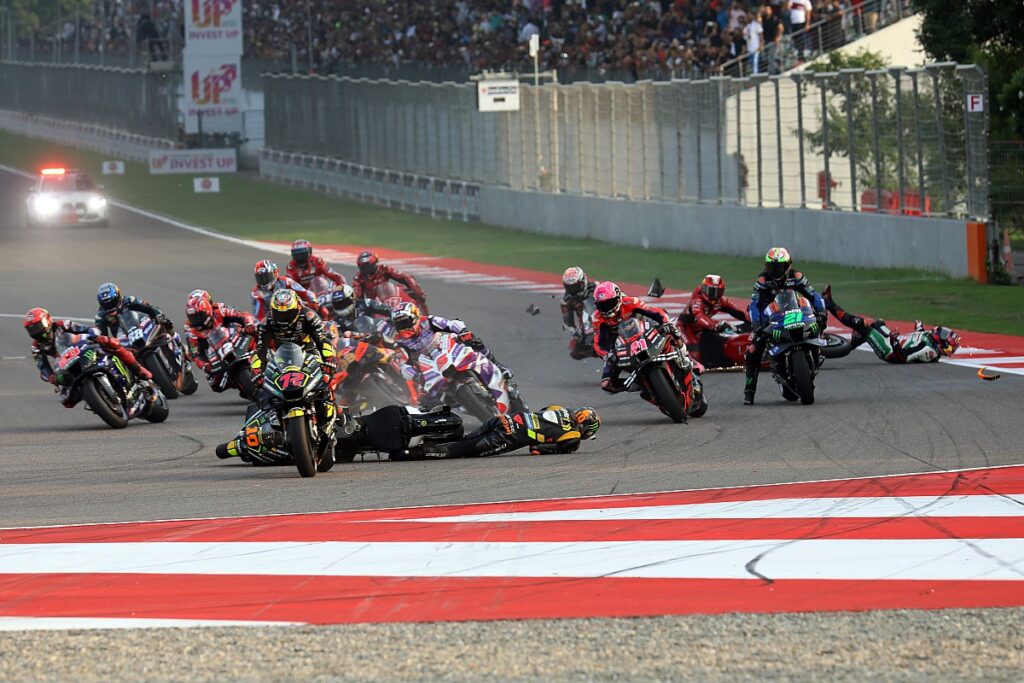 “Strong penalties” only way to stop constant MotoGP Turn 1 pile-ups “Strong penalties” only way to stop constant MotoGP Turn 1 pile-ups