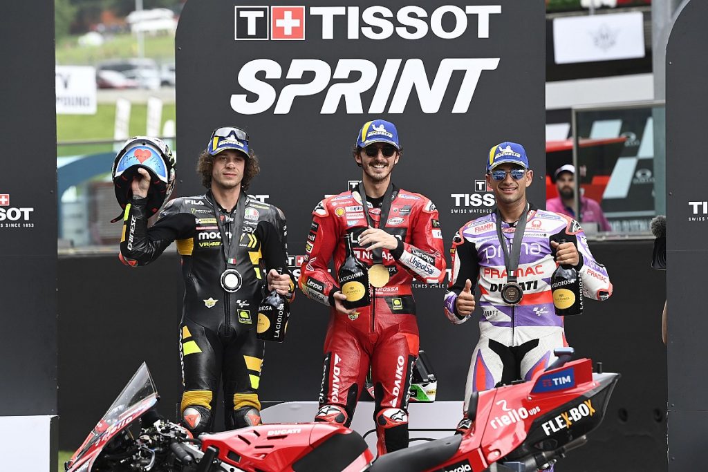 Bagnaia sees off Bezzecchi for sprint victory