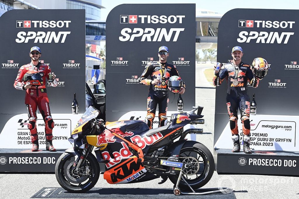 Binder wins wild sprint from Bagnaia