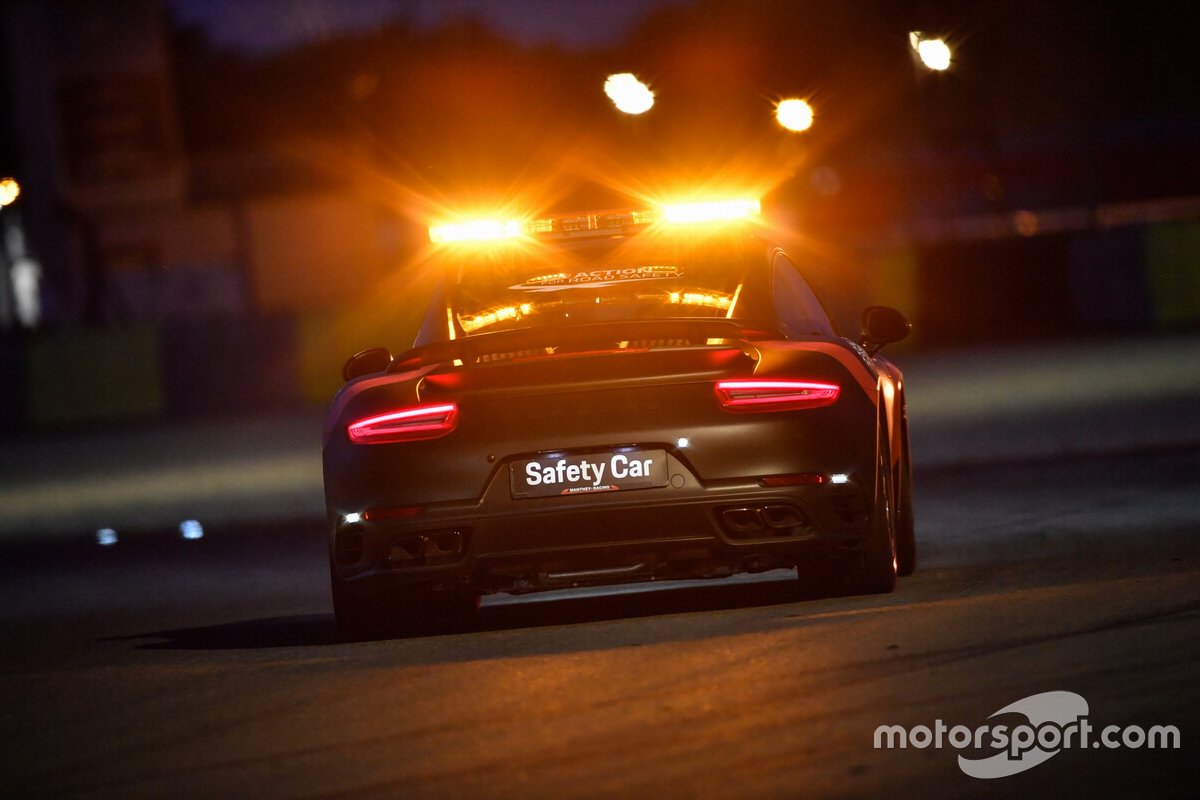 Porsche Safety car