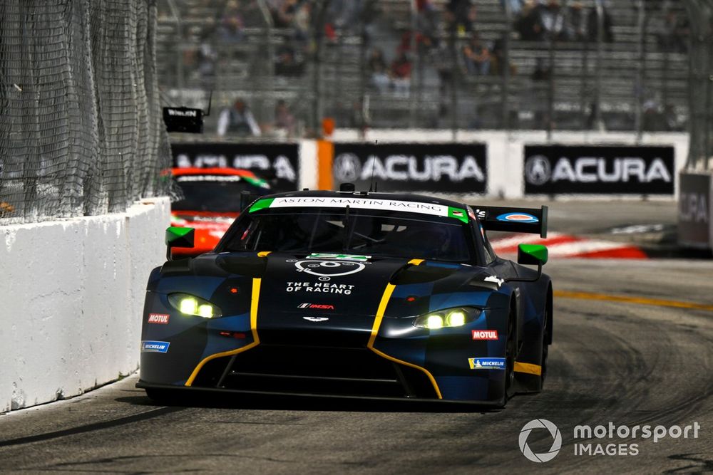 #27 Heart of Racing Team Aston Martin Vantage GT3: Roman De Angelis, Marco Sorensen