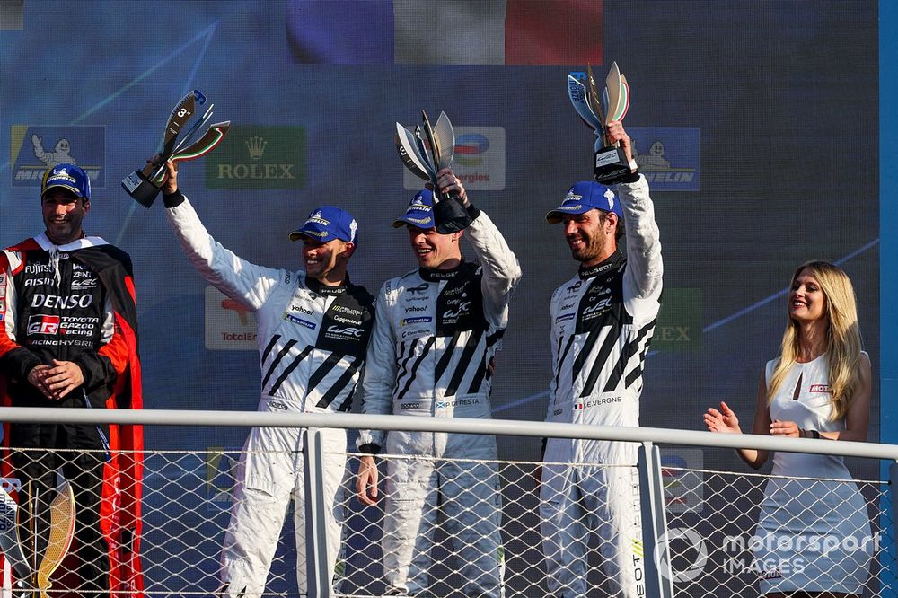 Podium: #93 Peugeot Totalenergies Peugeot 9X8: Paul Di Resta, Mikkel Jensen, Jean-Eric Vergne