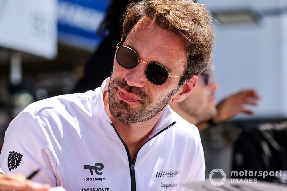 #93 Peugeot Totalenergies Peugeot 9X8 of Jean-Eric Vergne