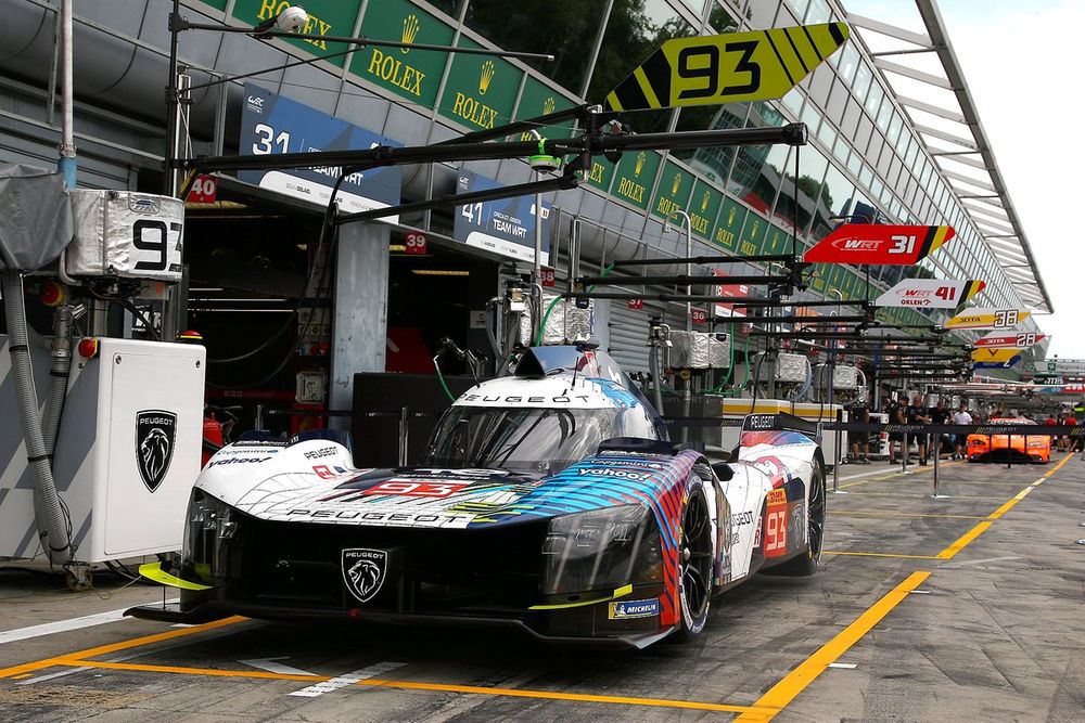 #93 Peugeot Totalenergies Peugeot 9X8: Paul Di Resta, Mikkel Jensen, Jean-Eric Vergne