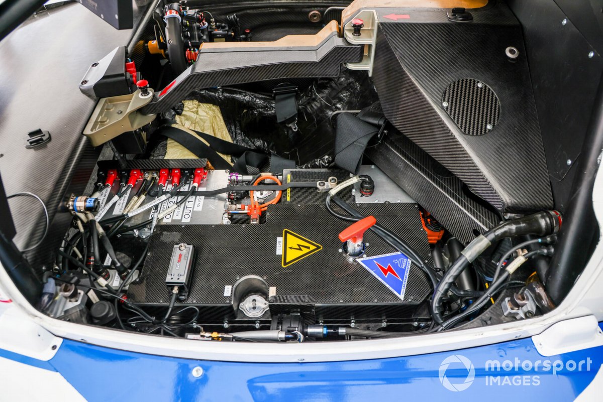 GreenGT значительно упростил силовой агрегат H24.  