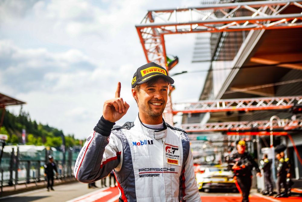 #20 Huber Motorsport Porsche 911 GT3 R (992): Matteo Cairoli 