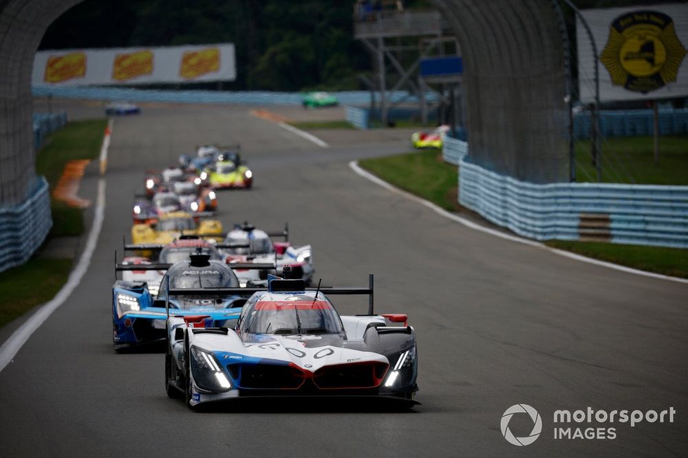 #25: BMW M Team RLL, BMW M Hybrid V8, GTP: Connor De Phillippi, Nick Yelloly