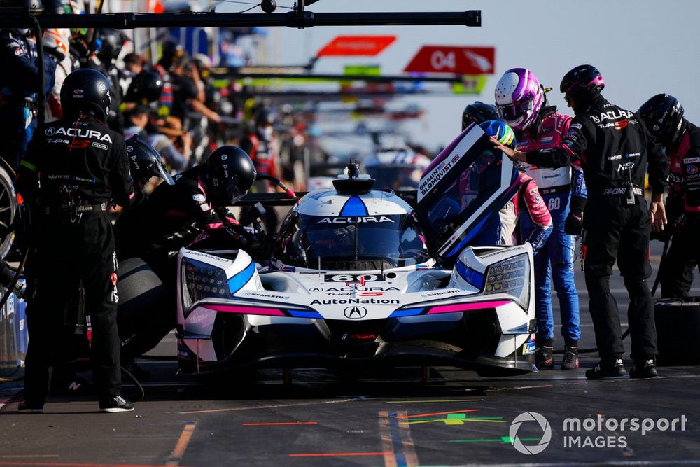 #60 Meyer Shank Racing w/ Curb Agajanian Acura ARX-06: Tom Blomqvist, Colin Braun