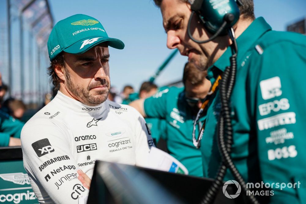 Fernando Alonso, Aston Martin F1 Team with his engineer