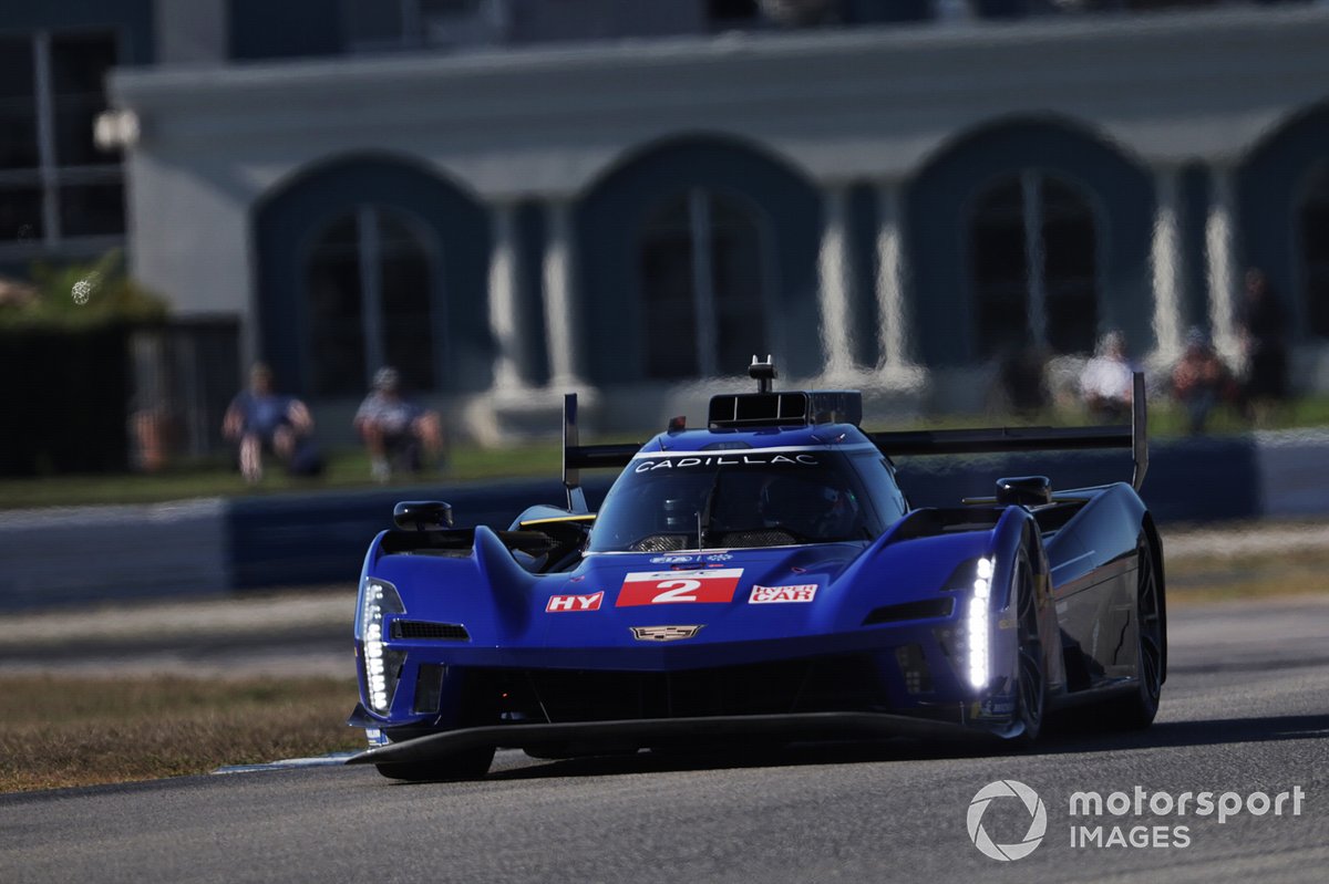 #2 Cadillac Racing Cadillac V-Series.R: Эрл Бамбер, Алекс Линн, Ричард Уэстбрук