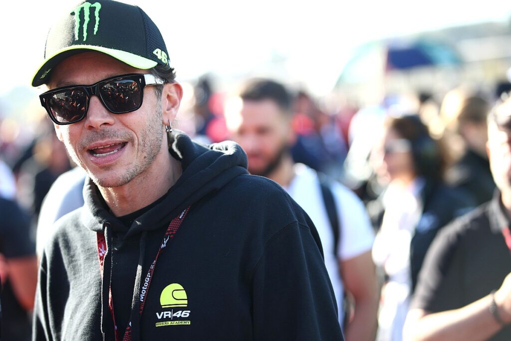 Valentino Rossi ‘not a MotoGP team owner who pretends’ – Bezzecchi