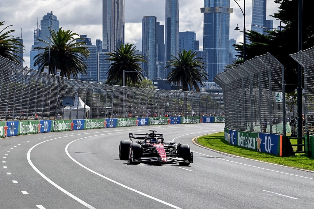 What caused F1 GPS problems in Australian GP practice